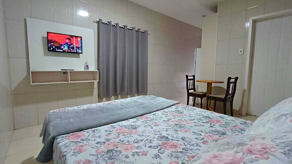 Penha Apartment | Studio close to beaches and parks, a quiet place in the city center.