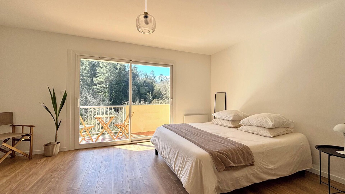 Vals-les-Bains Apartment | Studio close to the Spa and Park