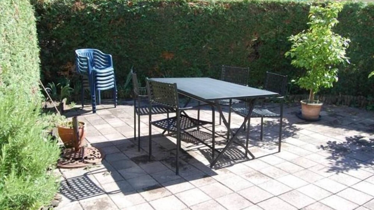 Les Posses-sur-Bex Apartment | Studio close to the ski slopes, the baths, the lake and nature