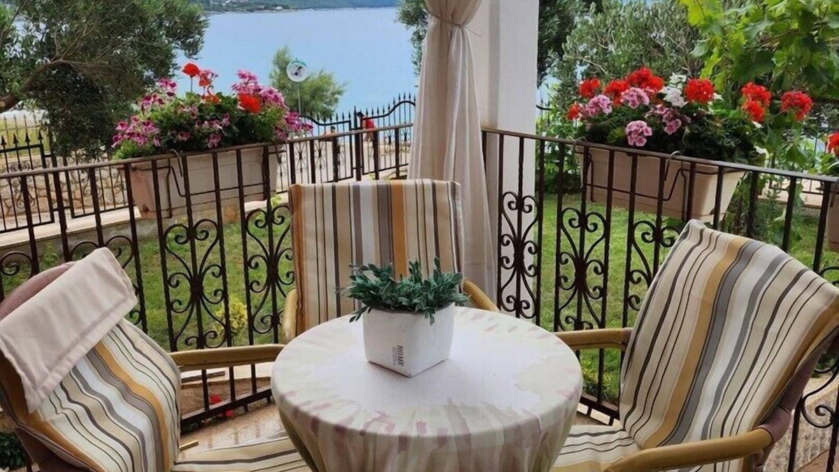 Martinscica Apartment | Studio CORALIA with sea view 10m vom Strand