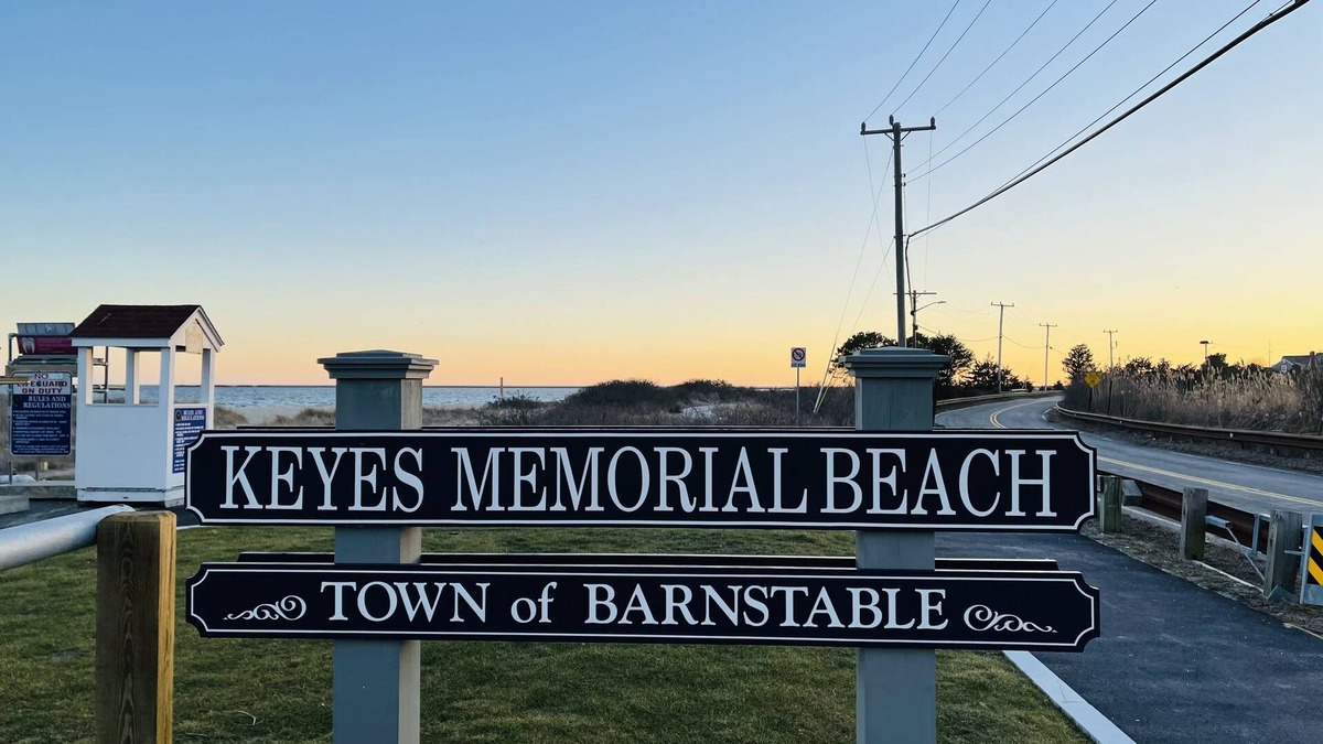 Hyannis Apartment | Studio COTTAGE # 2- WALK to Keyes Memorial BEACH Barnstable- Hyannis