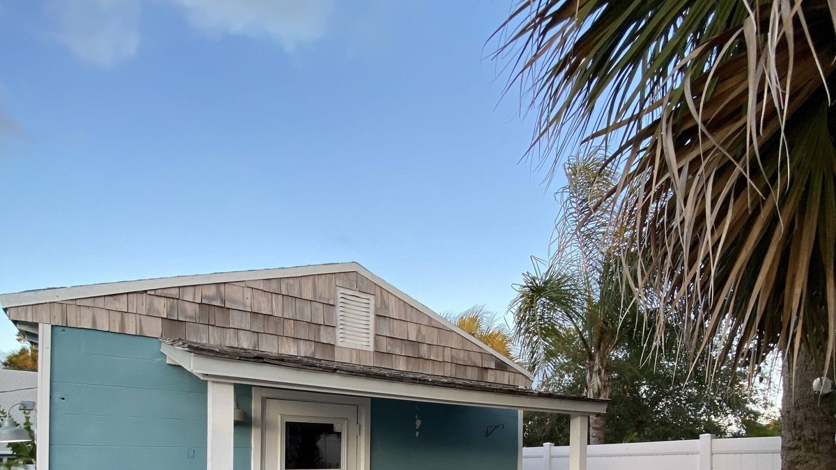 Tropic Cottage | Studio Cottage- Porch, Spacious Yard, & Riverview