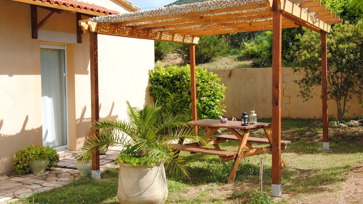 Alata Apartment | Studio ds Villa in La Campagne av Terrasse, quiet in ALATA