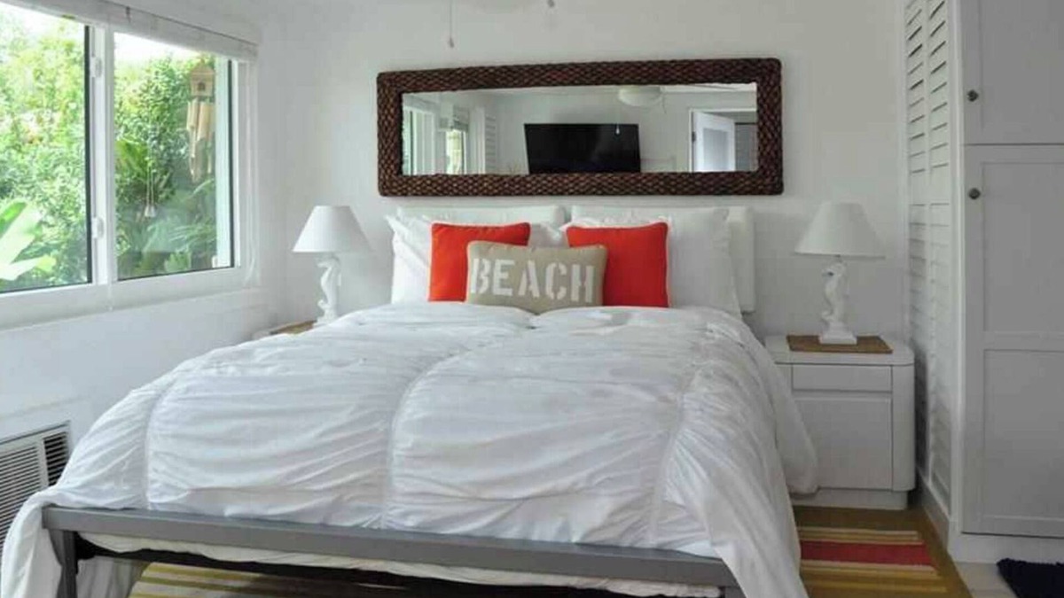 East Fort Lauderdale House | Studio efficiency 4 minute walk to beach