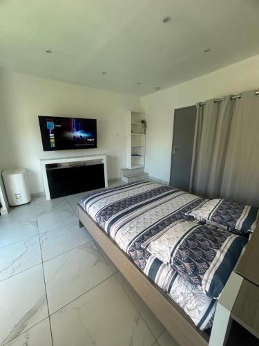 Mas Thibert Apartment | Studio en bas de villa