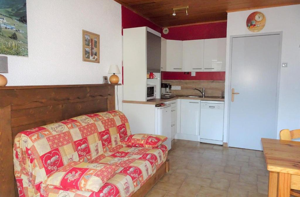 Champagny-en-Vanoise Apartment | Studio Ensoleillé avec Terrasse Sud, Proche Piscine et Télécabine - FR-1-464-115