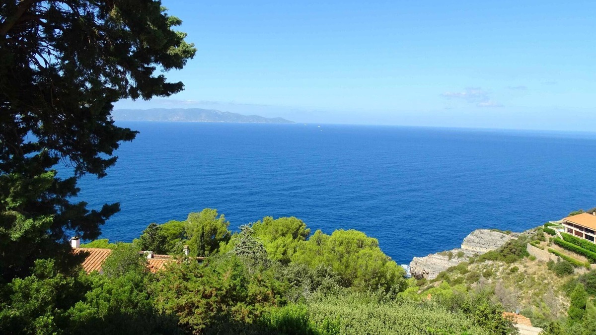 Cala Piccola Apartment | Studio flat overlooking the sea