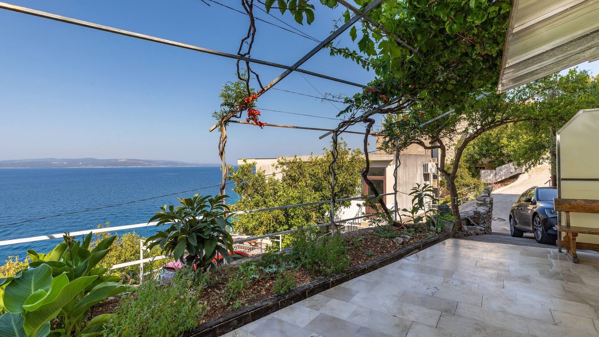 Bratus Apartment | Studio flat near beach Bratuš, Makarska (AS-22135-e)