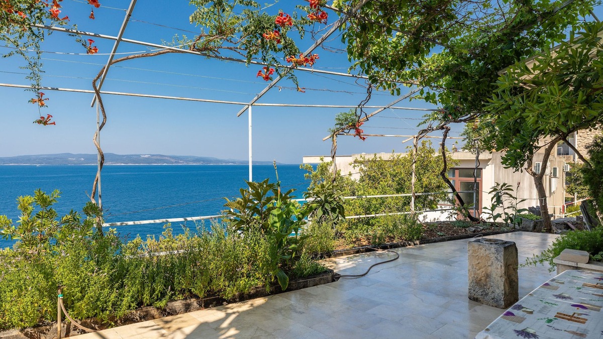 Bratus Apartment | Studio flat near beach Bratuš, Makarska (AS-22135-d)