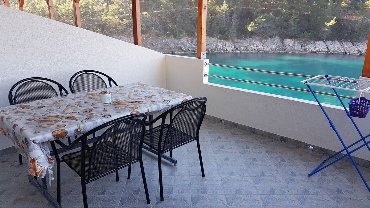 Bogomolje Apartment | Studio flat near beach Cove Mala Pogorila, Hvar (AS-8952-a)