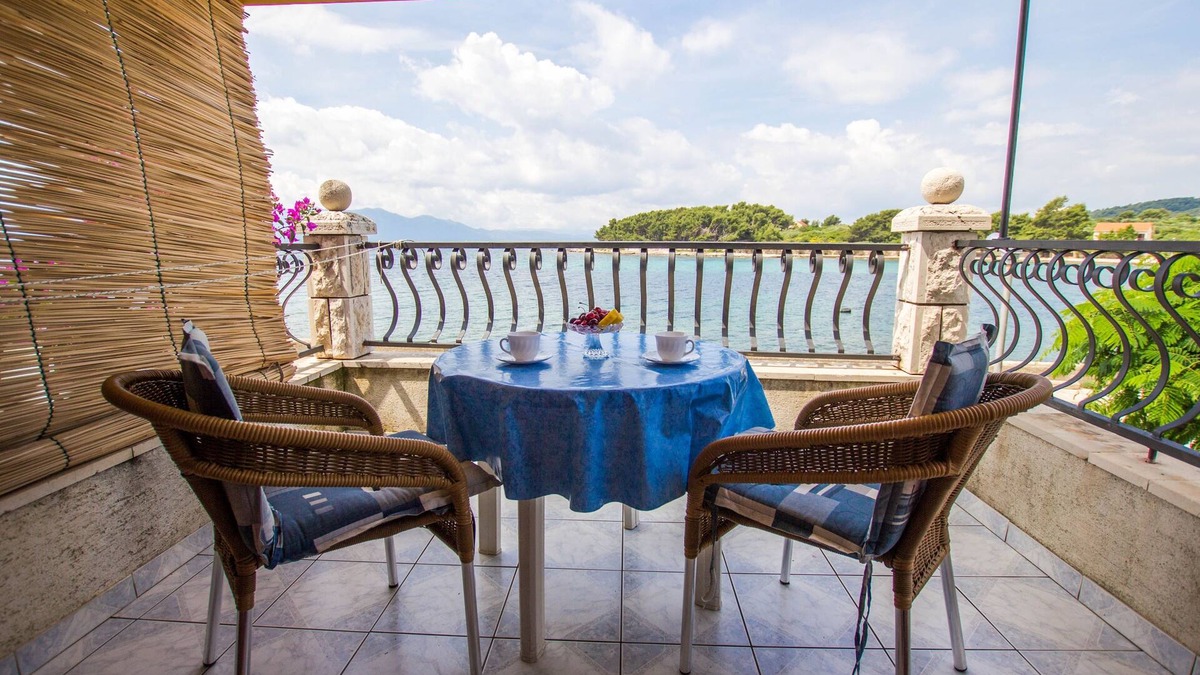 Sucuraj Apartment | Studio flat near beach Sućuraj, Hvar (AS-566-b)