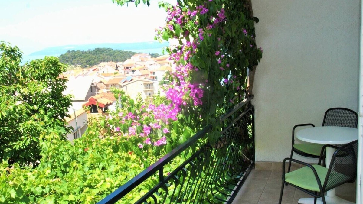 Vrpolje Apartment | Studio flat with balcony and sea view Makarska (AS-22168-a)