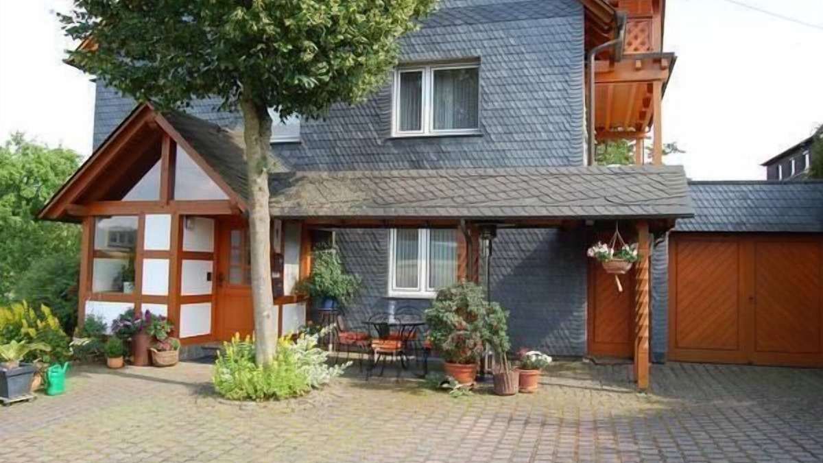 Reckershausen Apartment | Studio flat with a view of the water