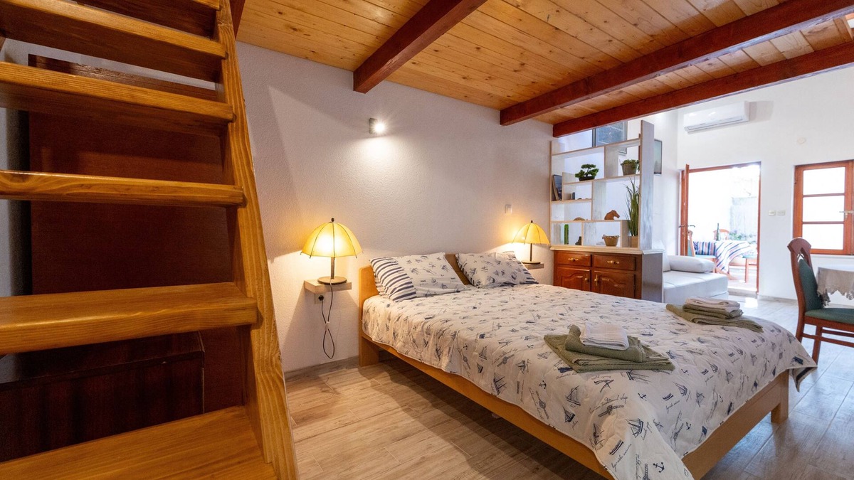 Stari Grad Apartment | Studio flat with terrace Stari Grad, Hvar (AS-22986-a)