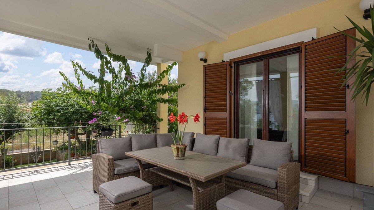 Pridraga Apartment | Studio flat with terrace and sea view Pridraga - Cuskijaš, Novigrad (AS-6306-a)