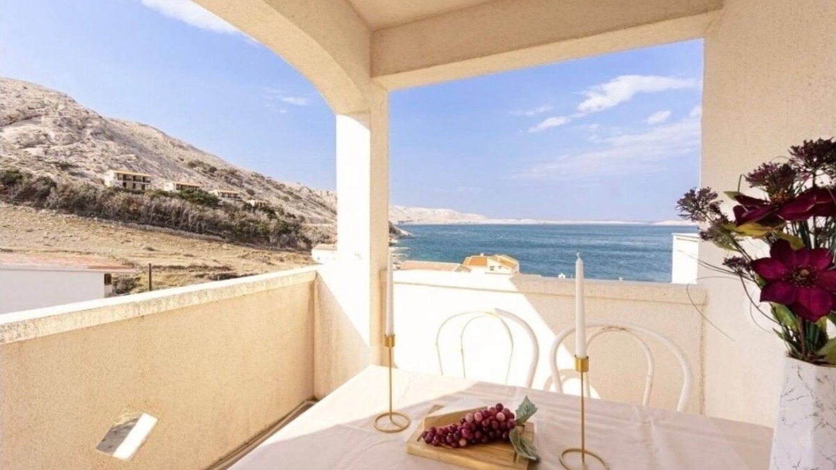Metajna Apartment | Studio flat with terrace and sea view Metajna, Pag (AS-208-a)