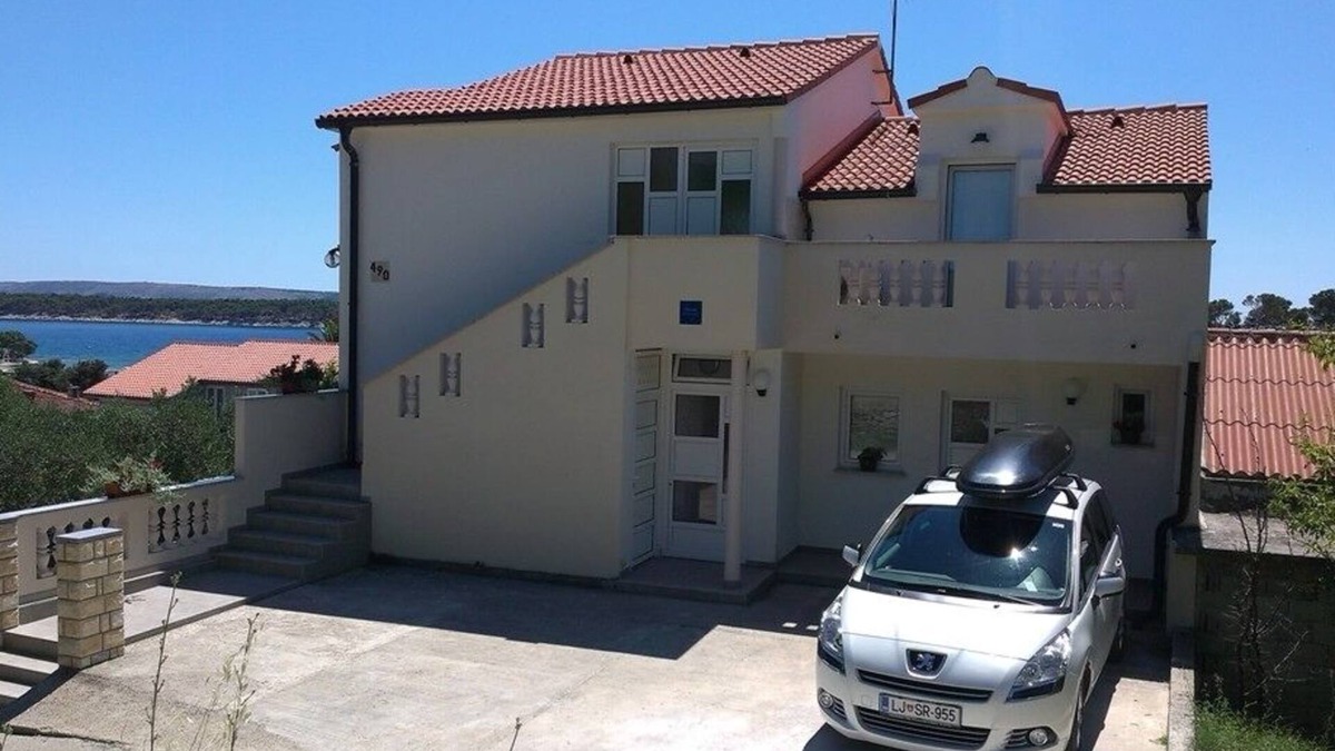Banjol Apartment | Studio flat with terrace and sea view Banjol, Rab (AS-14134-a)