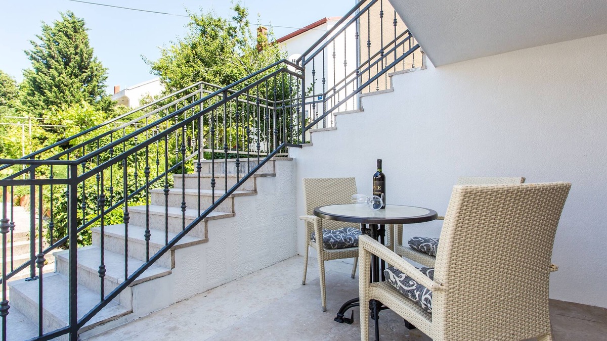 Baska Apartment | Studio flat with terrace Baška, Krk (AS-18808-a)