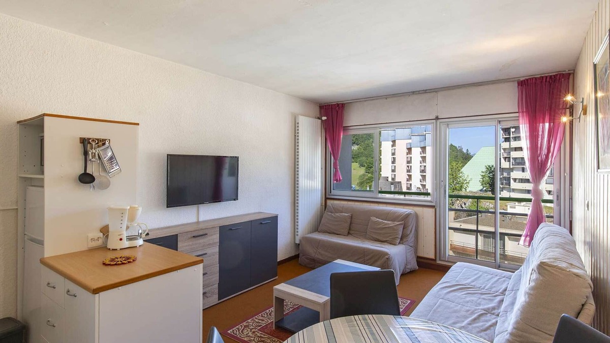 Eaux-Bonnes Apartment | Studio for 4, ski-in ski-out, balcony, equipped kitchenette, Gourette