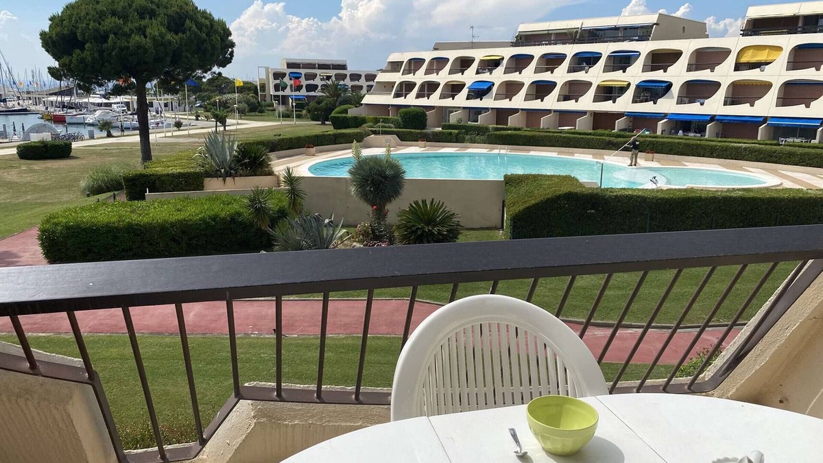 Le Grau-Du-Roi Apartment | Studio for 4 with pool and terrace, Port Camargue