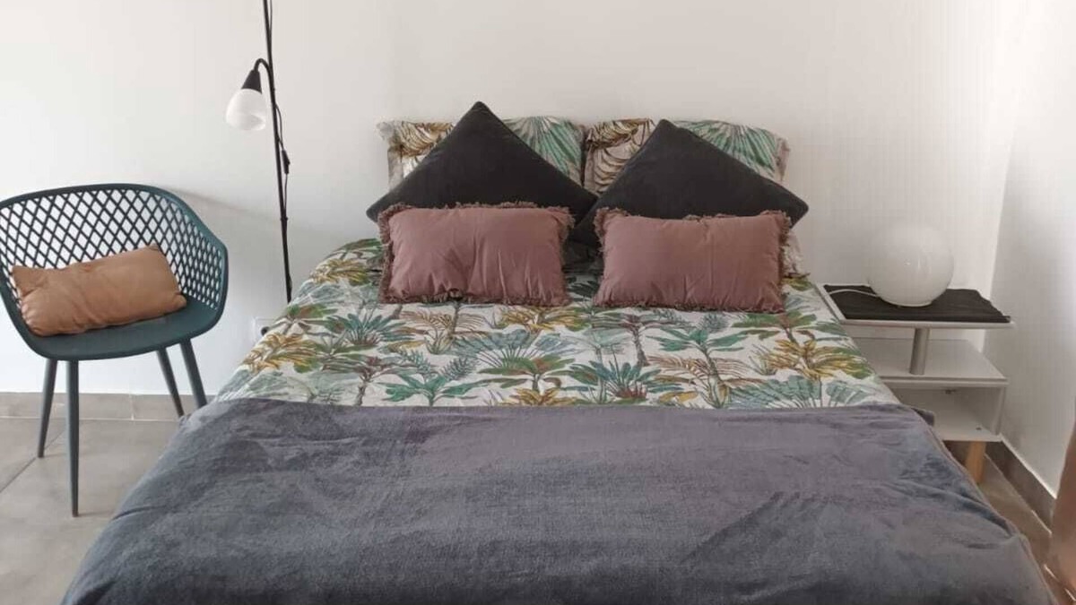 Saint-Christol-Les-Ales Apartment | Studio-Loft cosy avec terrasse & Wi-Fi – proche Cévennes