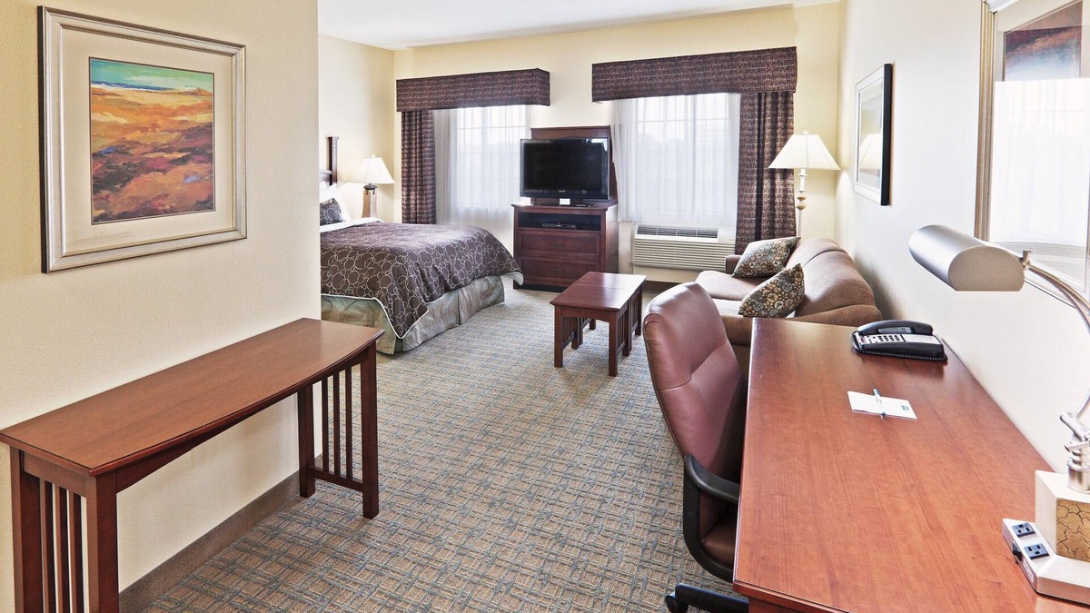 Central Oklahoma City Apartment | Studio | Free Breakfast + Pool