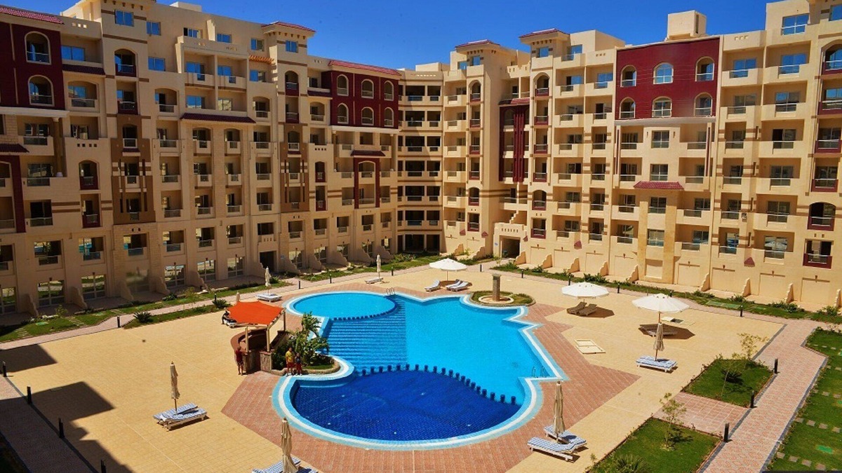 Corniche Road-Dahar Apartment | Studio H in Florenza Khamsin Beach Resort + the beach