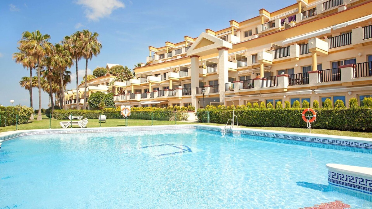 Nikki Beach Apartment | Studio in Marbella with Beachfront Pool