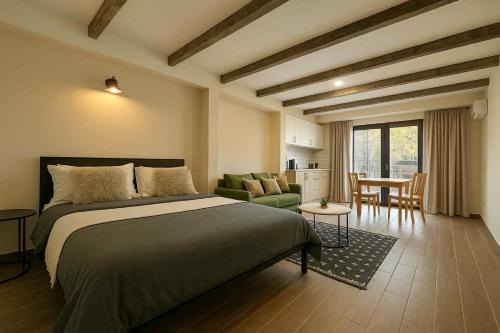 Sololaki Apartment | Studio in old town tbilisi
