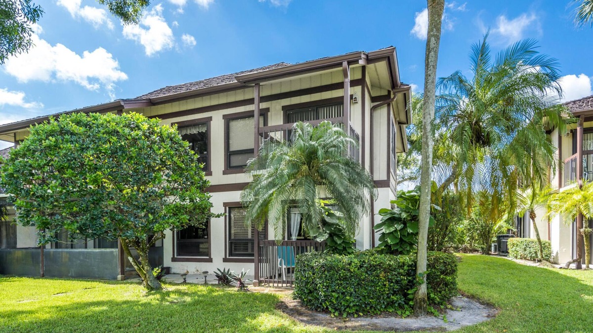 Wellington Apartment | Studio in Palm Beach Polo Club - Equestrian Retreat with Pool/Hot tub