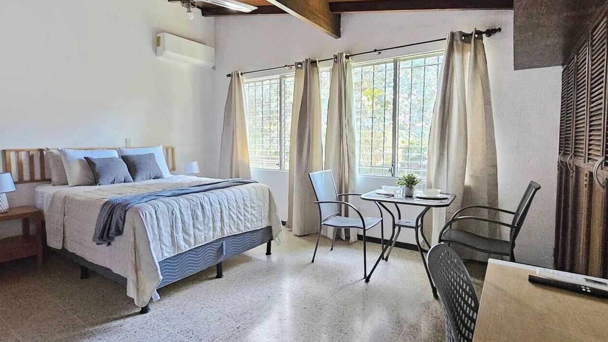 San Salvador Apartment | Studio La Mascota @heart of City