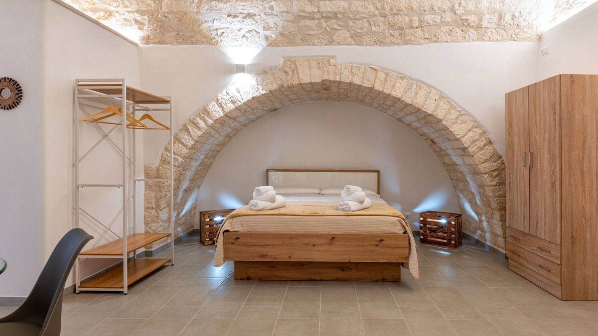 Ostuni House | Studio 'La Pizzicata' with Wi-Fi and Air Conditioning