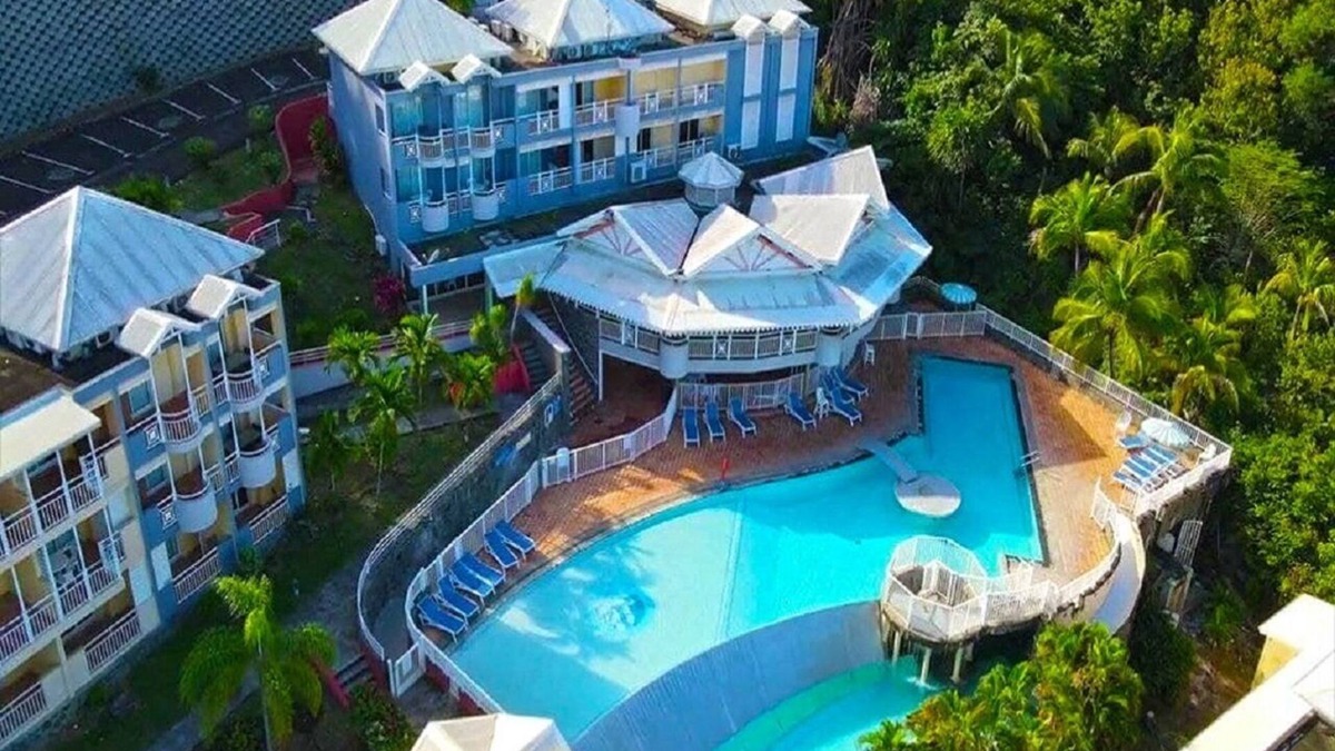 Tartane Apartment | Studio "le pipiri" swimming pool sea view secure residence