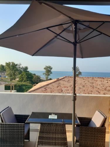 Bravone Apartment | Studio les pieds dans l'eau vue sur mer