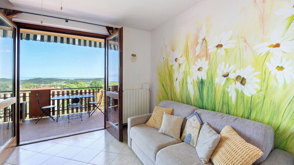Lonato del Garda Apartment | Studio 'Margarita' with Lake View, Wi-Fi and Air Conditioning