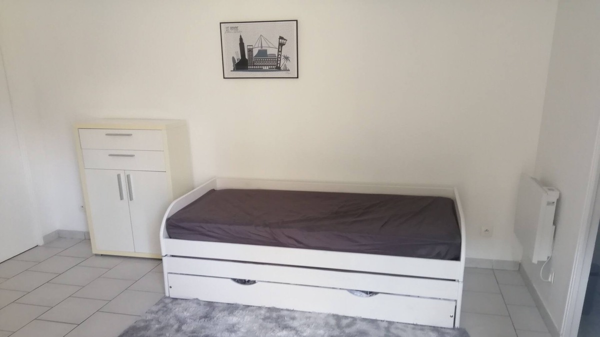 Saint-Charles du Port Apartment | Studio Meublé 25m2 Proximité bus Supermarché les Docks