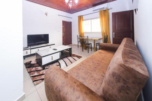 Yaounde Apartment | Studio meublé Carrefour Bastos en face du Black and White