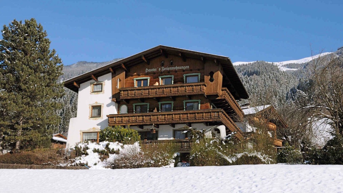 Hart im Zillertal Apartment | Studio mit Balkon