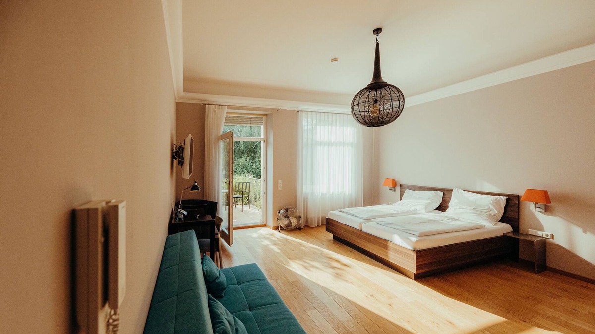 Weststadt House | Studio mit Balkon und Eigener Voll Ausgestatteter Kochnische