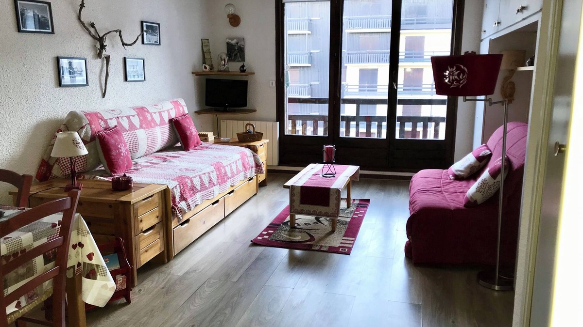 Risoul Apartment | Studio mountain corner 5 sleeps 35 m2 south 6th and last floor RISOUL 1850