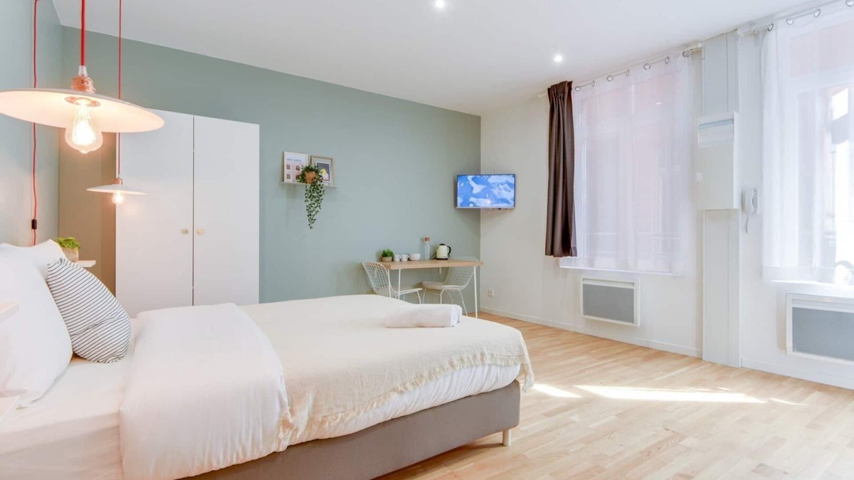 Lille Centre Ville Apartment | Studio near train station