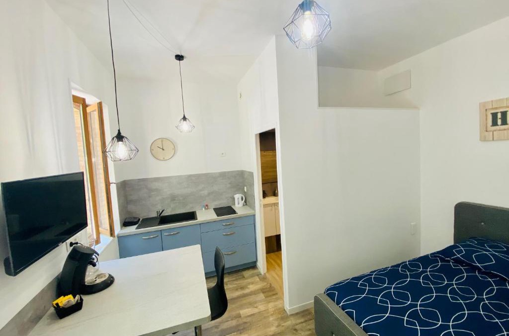 Lalande-Grand Selve Apartment | Studio neuf bien placé, jardin et parking gratuit