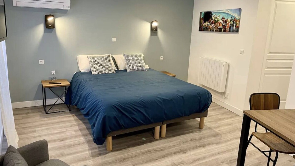Beziers City Centre Apartment | Studio Neuf -wifi-tv Connectee-