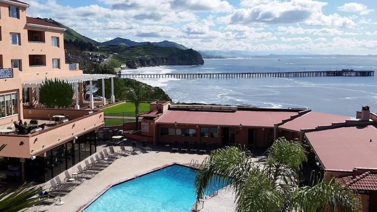 Avila Beach Resort | Studio on Avila Beach Sleeps 2-4
