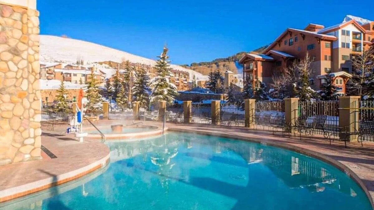 Crested Butte Condo | Studio Perfect Location 322 with Pool and Hot Tub