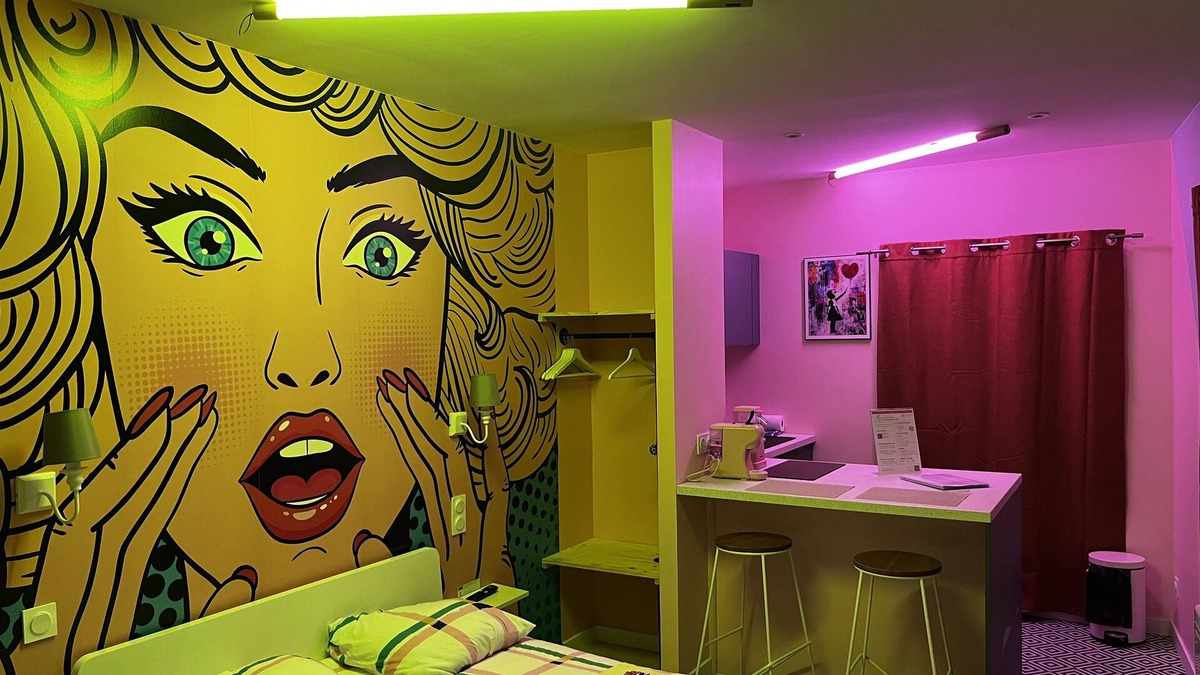Centre-ville Apartment | Studio POP in the city center, with Balnéo, in a colorful, retro atmosphere!