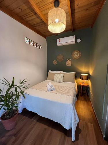 Rio Vermelho Sul House | Studio privativo com trilha até a praia