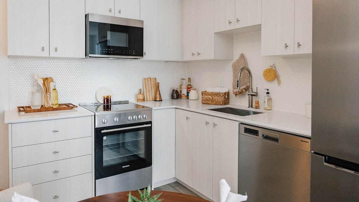 Kitchener Apartment | Studio Sanctuary in DTK - BBQ Terrace, Wifi, Gym