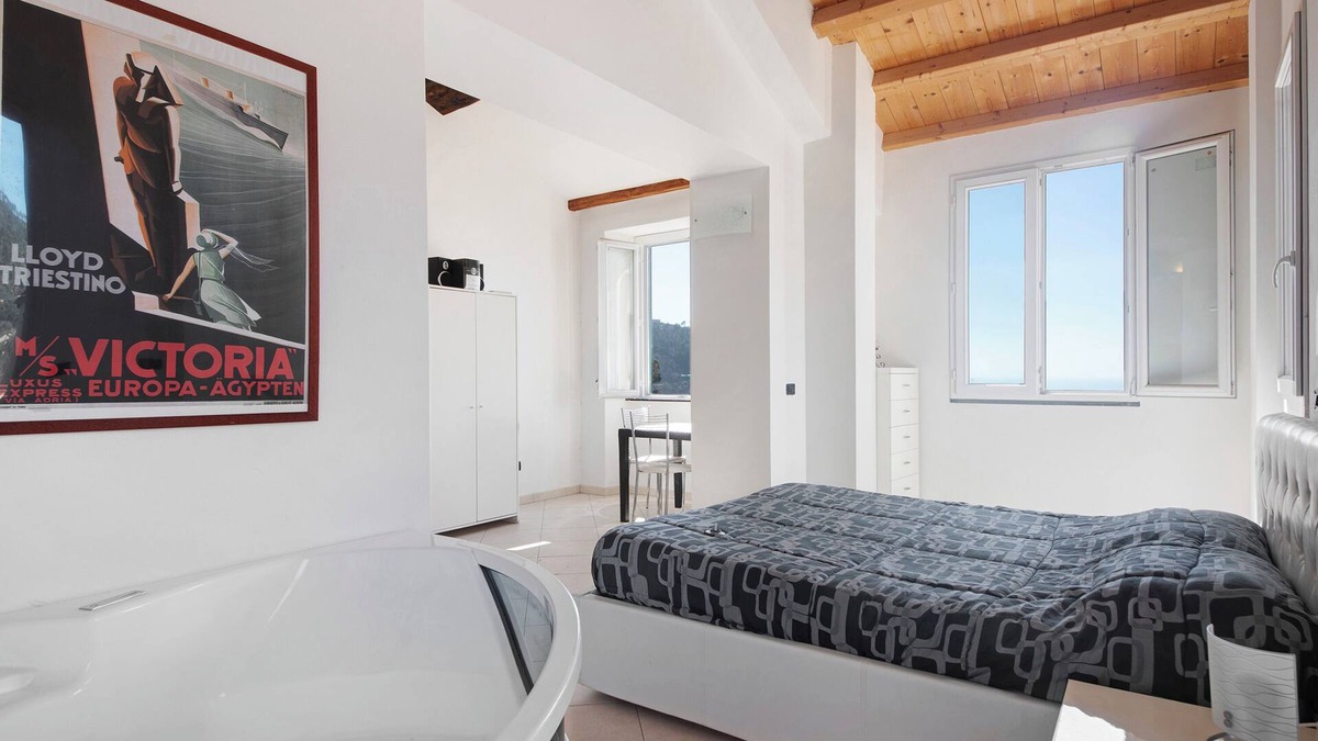 Bonassola Apartment | Studio "Serra Monolocale" with Terrace & A/C