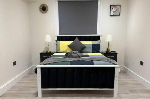 Ealing Apartment | Studio Sleeps 2 near Ealing Broadway
